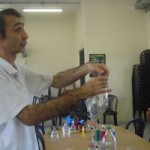 Ivan de Menezes ensina crianças a trabalharem com PET