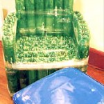 Mobiliário feito com garrafas recicladas