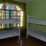 Um dos quartos das crianças da ONG Vida Positiva