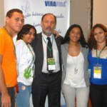 Jovens assistidos pelo projeto Viravida e presidente do Conselho Nacional do Sesi, Jair Meneghelli, participam do III Congresso Mundial de Enfrentamento da Exploração Sexual de Crianças e Adolescentes, realizado no Rio de Janeiro